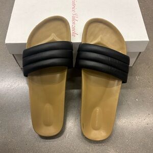 Beatrice Valenzuela slides size 10